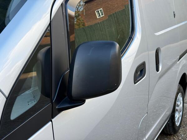 Nissan NV200 1.5 dCi Tekna SWB Euro 6 6dr