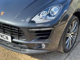 Porsche Macan 3.0 TD V6 S PDK 4WD Euro 6 (s/s) 5dr at 38th