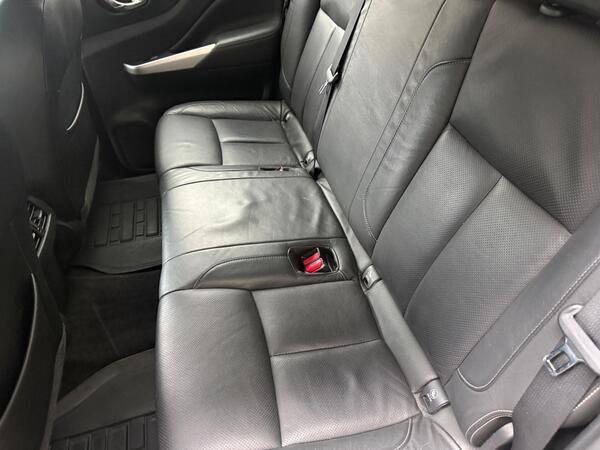 Nissan Navara 2.3 dCi Tekna 4WD Euro 6 (s/s) 4dr