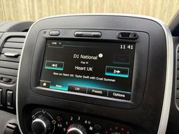 Renault Trafic 2.0 dCi ENERGY 30 Sport Nav Crew Van LWB Euro 6 (s/s) 6dr at 13th