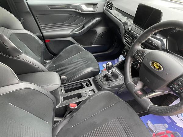 Ford Focus 2.3T EcoBoost ST Euro 6 (s/s) 5dr