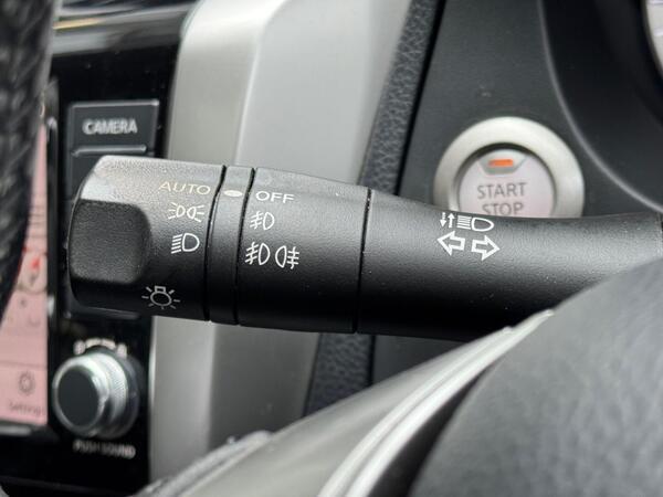 Nissan Navara 2.3 dCi N-Guard Auto 4WD Euro 6 4dr