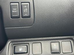 Nissan Navara 2.3 dCi N-Guard Auto 4WD Euro 6 4dr at 16th