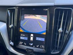 Volvo XC60 2.0 T4 Edition Auto Euro 6 (s/s) 5dr at 36th