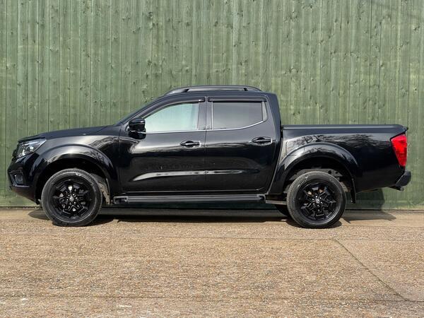 Nissan Navara 2.3 dCi N-Guard Auto 4WD Euro 6 4dr