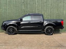 Nissan Navara 2.3 dCi N-Guard Auto 4WD Euro 6 4dr at 5th
