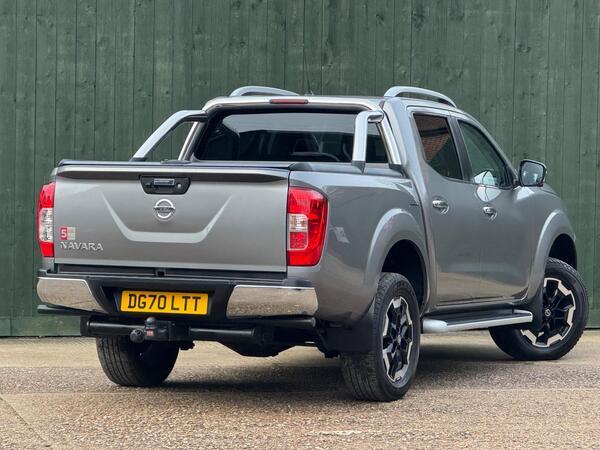 Nissan Navara 2.3 dCi Tekna Auto 4WD Euro 6 4dr