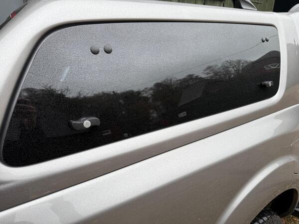 Nissan Navara 2.3 dCi N-Guard Auto 4WD Euro 6 4dr