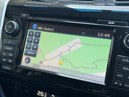 Nissan Navara 2.3 dCi Tekna Auto 4WD Euro 6 4dr at 10th