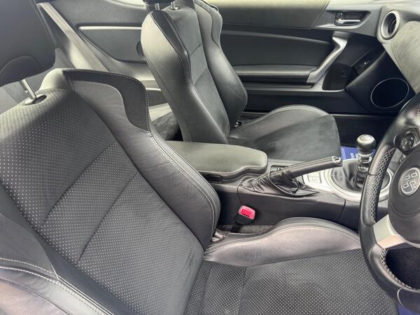 Toyota GT86 2.0 Boxer D-4S Club Series Blue Edition Euro 6 2dr