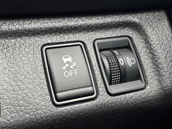 Nissan Navara 2.3 dCi Acenta 4WD Euro 6 (s/s) 4dr