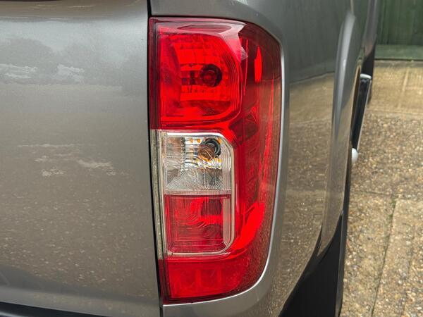 Nissan Navara 2.3 dCi Tekna Auto 4WD Euro 6 4dr