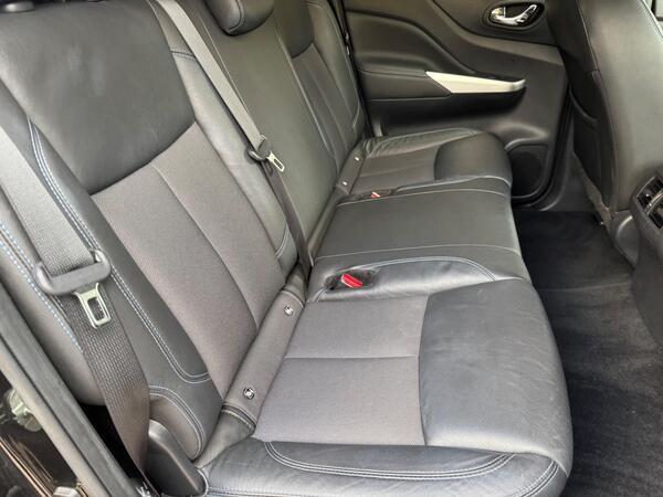 Nissan Navara 2.3 dCi N-Guard Auto 4WD Euro 6 4dr