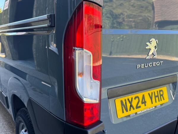 Peugeot Boxer 2.2 BlueHDi 335 Professional Premium + L2 H2 Euro 6 (s/s) 5dr