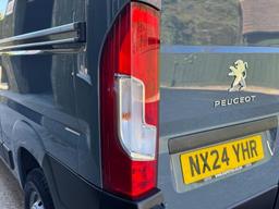 Peugeot Boxer 2.2 BlueHDi 335 Professional Premium + L2 H2 Euro 6 (s/s) 5dr at 52th