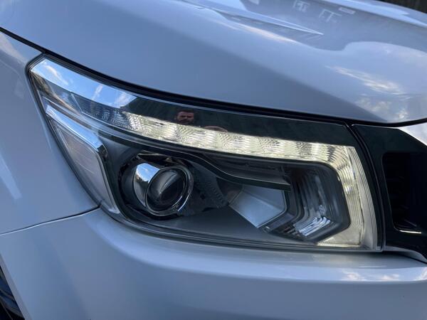 Nissan Navara 2.3 dCi Tekna 4WD Euro 6 (s/s) 4dr