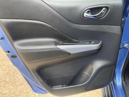 Nissan Navara 2.3 dCi N-Guard Auto 4WD Euro 6 4dr at 51th