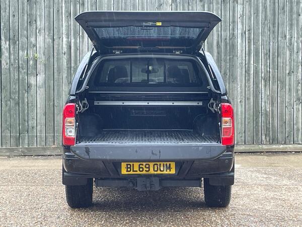 Nissan Navara 2.3 dCi N-Guard Auto 4WD Euro 6 4dr