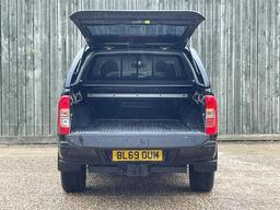 Nissan Navara 2.3 dCi N-Guard Auto 4WD Euro 6 4dr at 40th