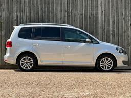 Volkswagen Touran 1.6 TDI SE Euro 5 5dr at 17th
