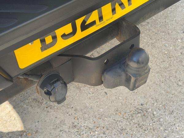 Nissan Navara 2.3 dCi Tekna Auto 4WD Euro 6 4dr