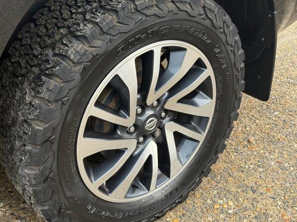 Nissan Navara 2.3 dCi Tekna 4WD Euro 6 (s/s) 4dr