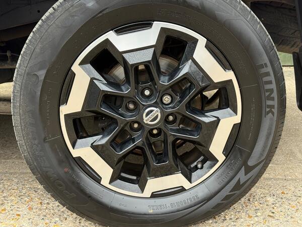 Nissan Navara 2.3 dCi Tekna Auto 4WD Euro 6 4dr