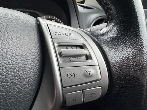 Nissan Navara 2.3 dCi Tekna Auto 4WD Euro 6 4dr