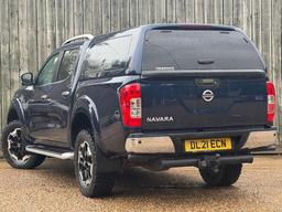 Nissan Navara 2.3 dCi Tekna Auto 4WD Euro 6 4dr at 13th