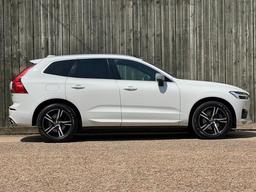 Volvo XC60 2.0 D4 R-Design AWD Euro 6 (s/s) 5dr at 15th