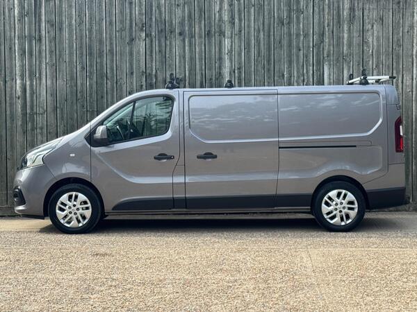 Renault Trafic 1.6 dCi ENERGY 29 Sport Nav LWB Standard Roof Euro 6 (s/s) 5dr