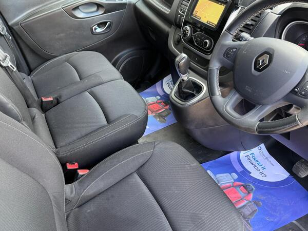 Renault Trafic 2.0 dCi ENERGY 28 Black Edition EDC SWB Standard Roof Euro 6 (s/s) 5dr