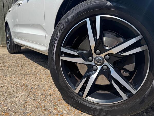 Volvo XC60 2.0 D4 R-Design AWD Euro 6 (s/s) 5dr