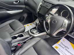 Nissan Navara 2.3 dCi N-Guard Auto 4WD Euro 6 4dr at 5th
