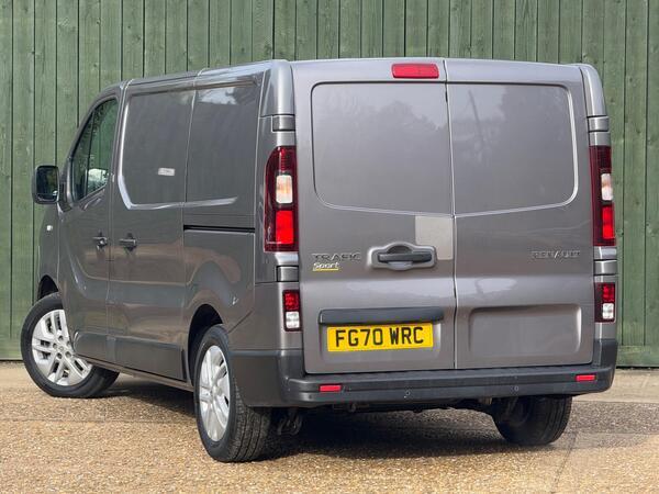 Renault Trafic 2.0 dCi ENERGY 28 Sport SWB Standard Roof Euro 6 (s/s) 5dr