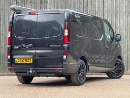 Renault Trafic 2.0 dCi ENERGY 28 Black Edition SWB Standard Roof Euro 6 (s/s) 5dr at 37th
