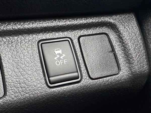 Nissan Navara 2.3 dCi Tekna Auto 4WD Euro 6 4dr