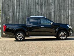 Nissan Navara 2.3 dCi Tekna Auto 4WD Euro 6 4dr at 18th