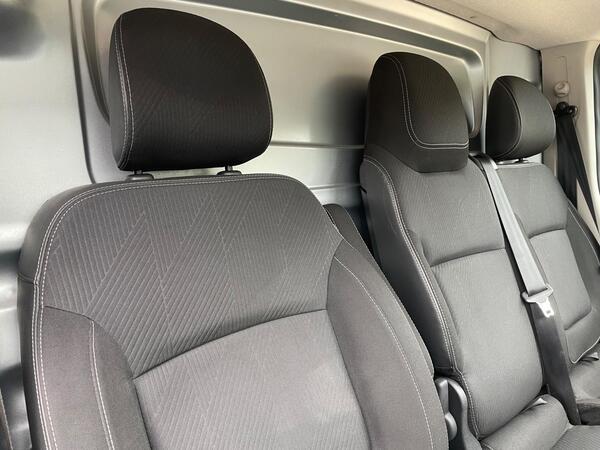 Renault Trafic 2.0 dCi Blue LL30 Sport L2 H1 Euro 6 (s/s) 5dr