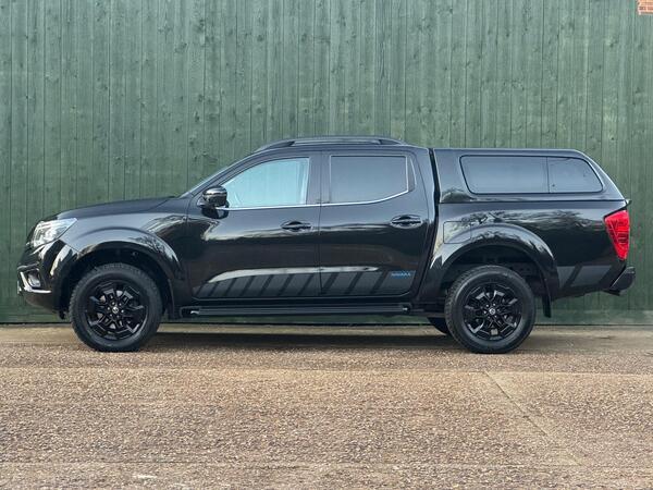 Nissan Navara 2.3 dCi N-Guard Auto 4WD Euro 6 4dr
