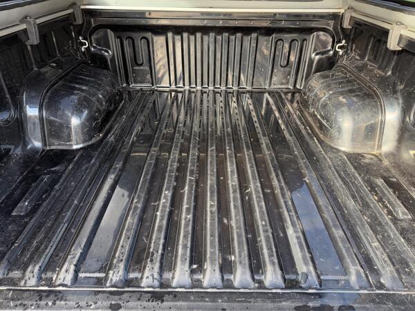 Toyota Hilux 2.8 D-4D Invincible X Auto 4WD Euro 6 (s/s) 4dr