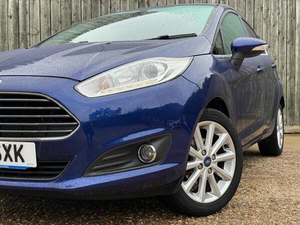 Ford Fiesta 1.0T EcoBoost Titanium Euro 6 (s/s) 5dr