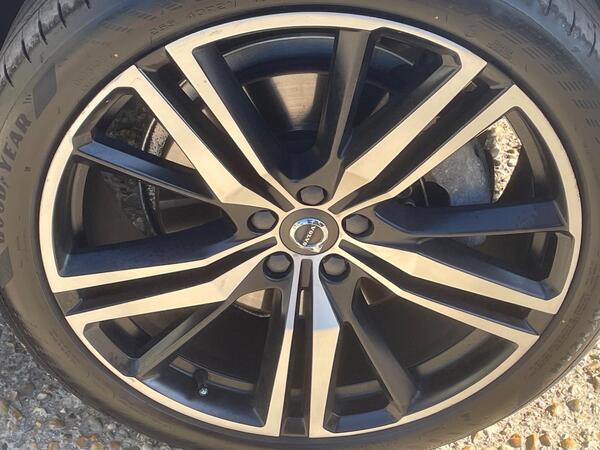 Volvo XC60 2.0 B5 MHEV R-Design Pro Auto Euro 6 (s/s) 5dr