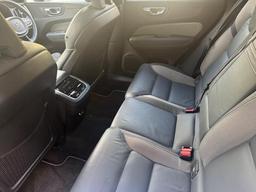 Volvo XC60 2.0 T5 R-Design Auto AWD Euro 6 (s/s) 5dr at 9th