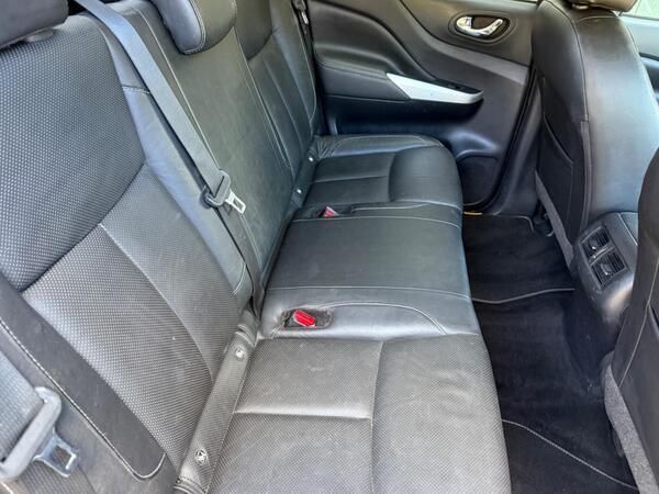 Nissan Navara 2.3 dCi Tekna Auto 4WD Euro 6 4dr