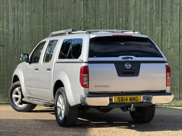 Nissan Navara 2.5 dCi Tekna Auto 4WD Euro 5 4dr