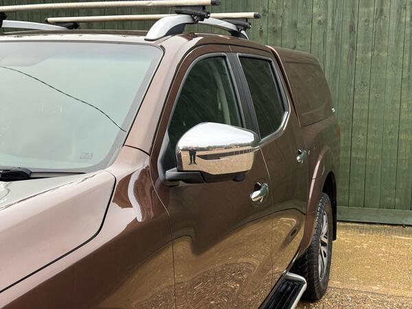 Nissan Navara 2.3 dCi Tekna 4WD Euro 6 (s/s) 4dr