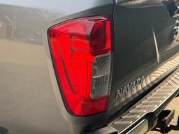 Nissan Navara 2.3 dCi Tekna Auto 4WD Euro 6 4dr at 46th