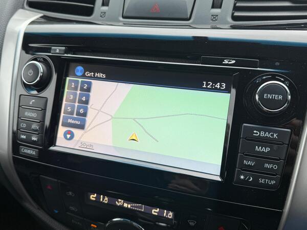 Nissan Navara 2.3 dCi Tekna 4WD Euro 6 (s/s) 4dr