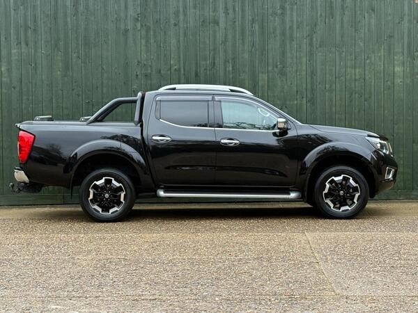 Nissan Navara 2.3 dCi Tekna 4WD Euro 6 (s/s) 4dr